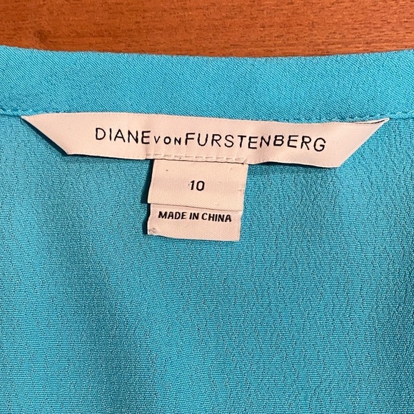 Diane Von Furstenberg Beres Top in Turquoise, size 10 - Picture 4 of 9